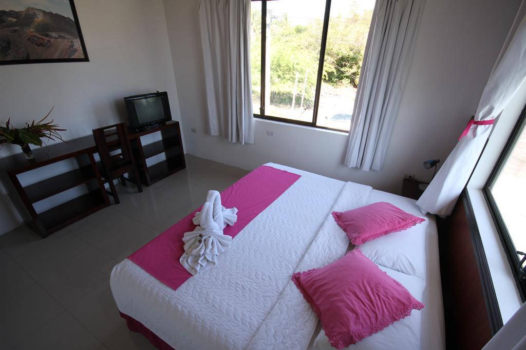 Hostal La Gran Tortuga ปวยร์โต วิลยามิล ภายนอก รูปภาพ