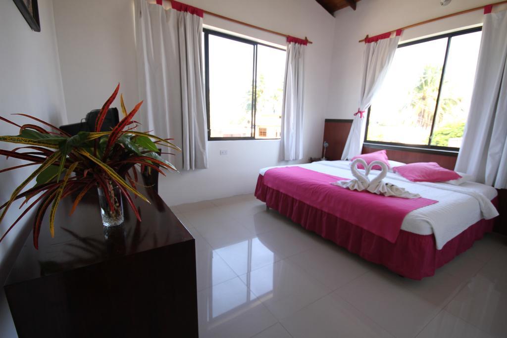 Hostal La Gran Tortuga ปวยร์โต วิลยามิล ภายนอก รูปภาพ